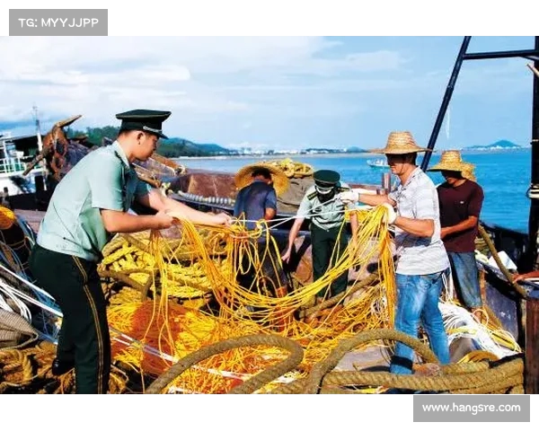 环卫工因降薪罢工引发街道异味,市民呼吁政府重视基层待遇 环卫工因降薪罢工引发街道异味,市民呼吁政府重视基层待遇
